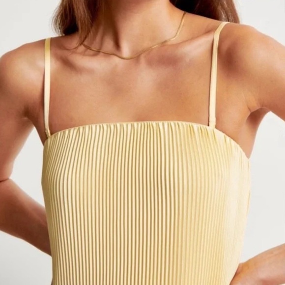 Abercrombie & Fitch Giselle Pleat Release Midi Dress Butter Yellow - Picture 9 of 10